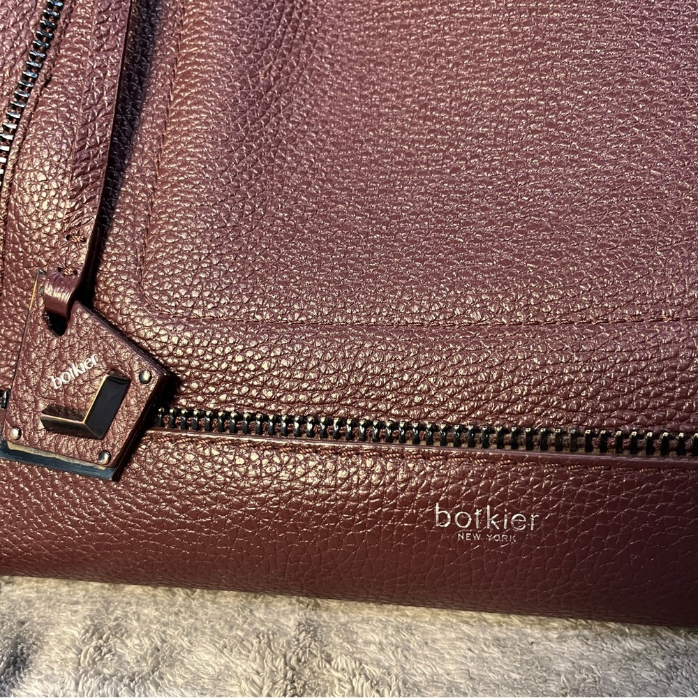 BOTKIER LEATHER SOHO EXPOSED ZIP TRIM TOTE SHOULDER BAG Wine With Crossbody - Picture 2 of 10
